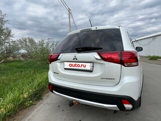 2015 Mitsubishi Outlander III Рестайлинг 2, белый, 1650000 рублей, вид 3