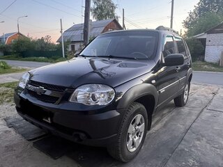 2013 Chevrolet Niva I Рестайлинг, чёрный, 599000 рублей, вид 1