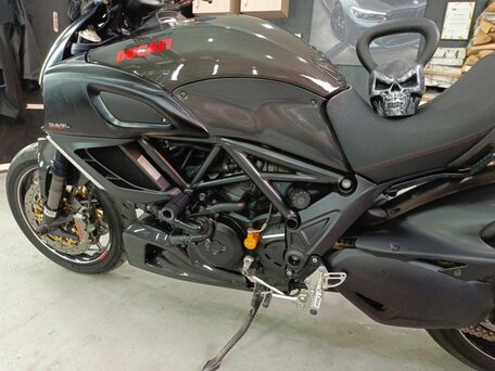 2011 Ducati Diavel Carbon, чёрный, 990000 рублей, вид 2