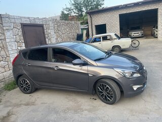 2015 Hyundai Solaris I Рестайлинг, серый, 950000 рублей, вид 3