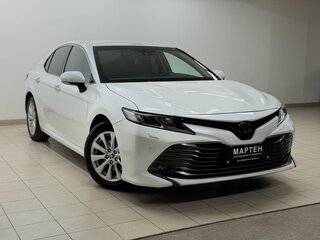 2020 Toyota Camry VIII (XV70), белый, 2800000 рублей, вид 3