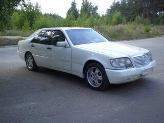 1993 Mercedes-Benz S-Класс 320 III (W140), белый, 1500000 рублей, вид 1