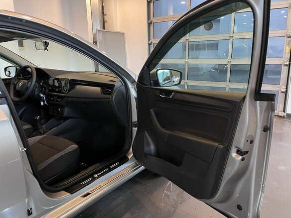 2021 Skoda Rapid II, серый - вид 27