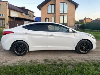 2013 Hyundai Elantra V (MD), белый, 1500000 рублей, вид 2