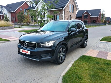 2021 Volvo XC40 I, чёрный, 2790000 рублей, вид 3