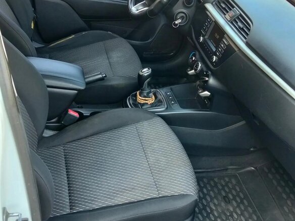 2017 Kia Rio IV, белый, 750000 рублей - вид 6
