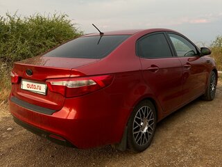2013 Kia Rio 5-speed III, красный, 1000000 рублей, вид 2