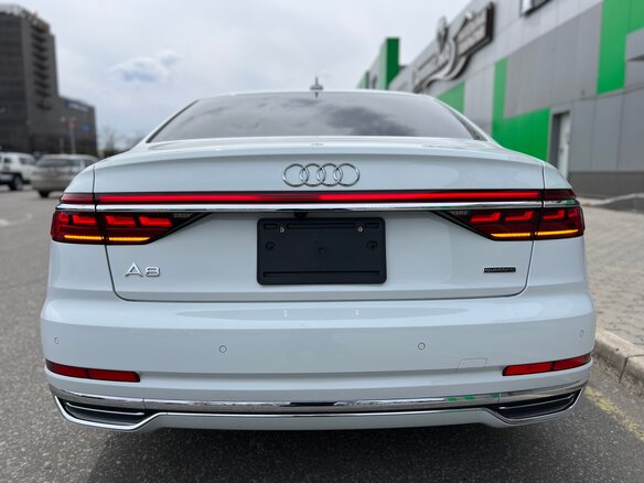 2018 Audi A8 Long 60 TFSI IV (D5), белый, 6888888 рублей - вид 12