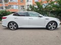 2020 Kia Optima IV Рестайлинг, белый - вид 2