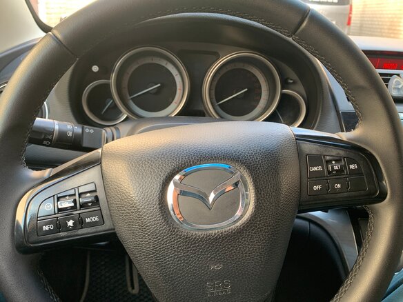 2010 Mazda 6 II (GH) Рестайлинг, белый, 850000 рублей - вид 9