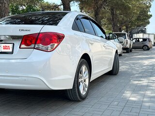 2013 Chevrolet Cruze I Рестайлинг, белый, 805000 рублей, вид 4