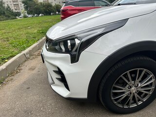 2021 Kia Rio X IV Рестайлинг, белый, 1850000 рублей, вид 4