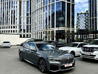 2021 BMW 7 серии 730i VI (G11/G12) Рестайлинг, серый, 6500000 рублей, вид 2