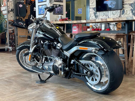 2025 Harley-Davidson Fat Boy, чёрный, 3300000 рублей, вид 5