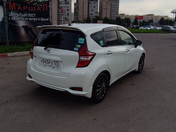2020 Nissan Note II Рестайлинг, белый, 1300000 рублей - вид 1