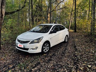 2015 Hyundai Solaris I Рестайлинг, белый, 600000 рублей, вид 1