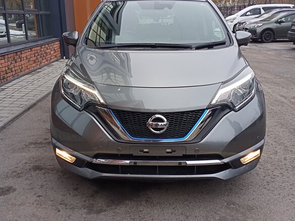 2016 Nissan Note e-Power II Рестайлинг, серый, 1250000 рублей - вид 5