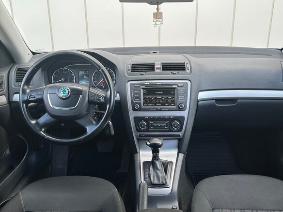 2010 Skoda Octavia II (A5) Рестайлинг, серый, 870000 рублей - вид 19