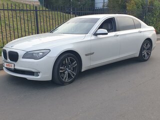 2012 BMW 7 серии Long 750Li xDrive V (F01/F02/F04), белый, 1800000 рублей, вид 4