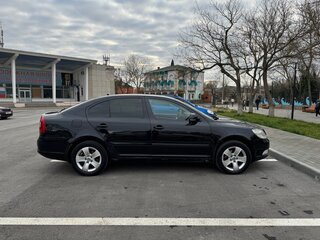 2011 Skoda Octavia II (A5) Рестайлинг, чёрный, 1050000 рублей, вид 5