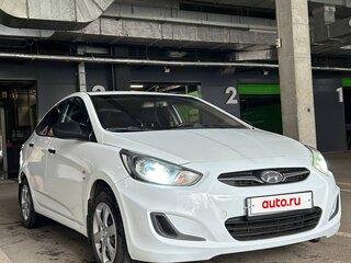 2014 Hyundai Solaris I, белый, 855000 рублей, вид 2