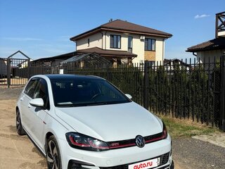 2019 Volkswagen Golf GTI VII Рестайлинг, белый, 2400000 рублей, вид 2