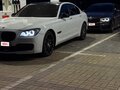 2009 BMW 7 серии 730d V (F01/F02/F04), белый, 2000000 рублей