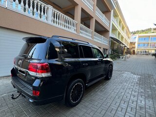 2018 Toyota Land Cruiser 200 Series Рестайлинг 2, чёрный, 5000000 рублей, вид 5