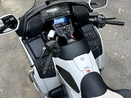 2013 Honda GL 1800 Gold Wing, белый, 1650000 рублей, вид 2