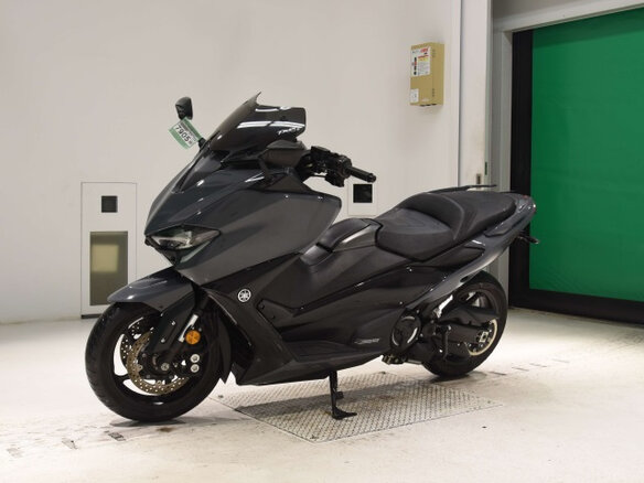 2021 Yamaha TMAX, серый, 900000 рублей - вид 3