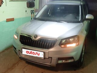 2014 Skoda Yeti I Рестайлинг, серебристый, 1550000 рублей, вид 2