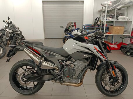 2023 KTM 790 Duke, серый, 940000 рублей, вид 2
