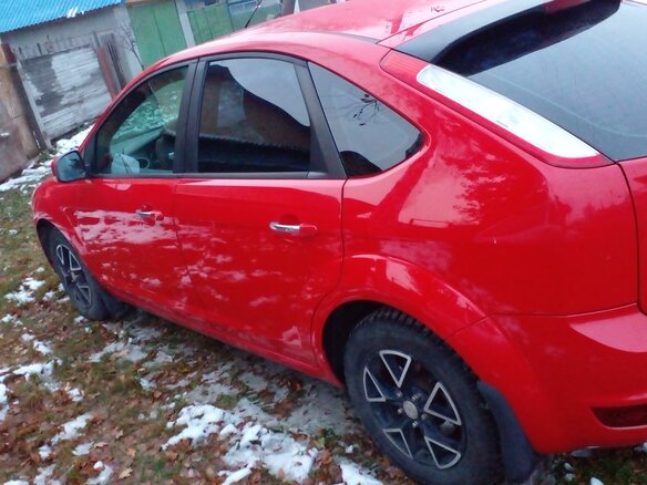 2011 Ford Focus II Рестайлинг, красный, 700000 рублей - вид 4