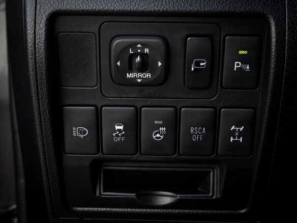 2014 Toyota Land Cruiser 200 Series Рестайлинг 1, чёрный, 4049999 рублей - вид 25