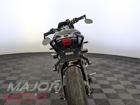 2020 Triumph Street Triple, серый, 825000 рублей, вид 5