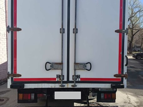 2021 Isuzu Elf (N-series), белый, 4000000 рублей, вид 4