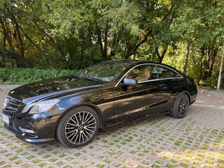 2013 Mercedes-Benz E-Класс 200 7G-Tronic IV (W212, S212, C207), чёрный, 1750000 рублей, вид 1