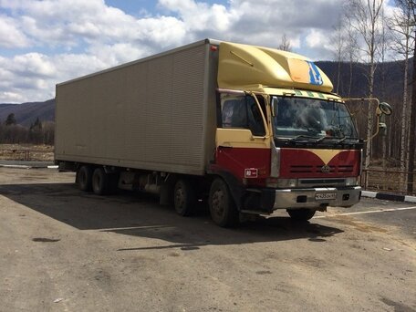 1995 Nissan Diesel, красный, 2300000 рублей, вид 2
