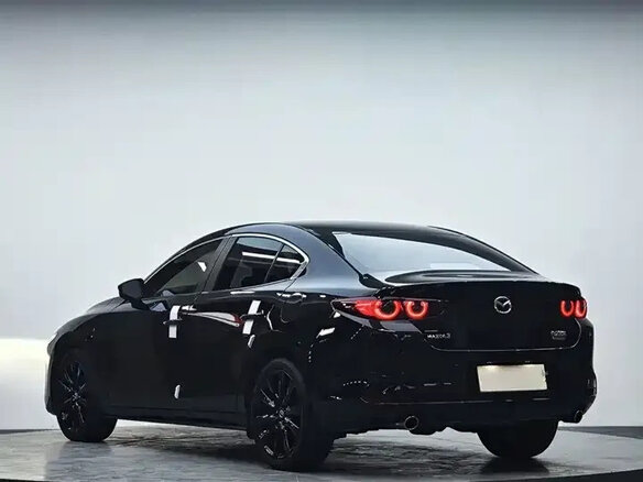 2023 Mazda 3 IV (BP), чёрный - вид 4
