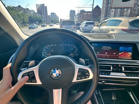 2021 BMW X5 30i IV (G05/G18), синий, 6500000 рублей - вид 20