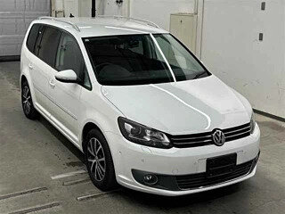2015 Volkswagen Touran II, белый, 896000 рублей, вид 1