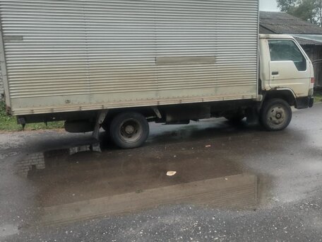 1998 Toyota Dyna, серый, 850000 рублей, вид 2