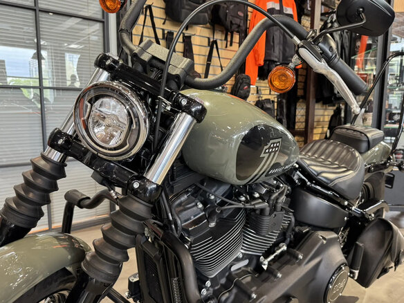 2021 Harley-Davidson Street Bob, зелёный, 1995000 рублей - вид 17