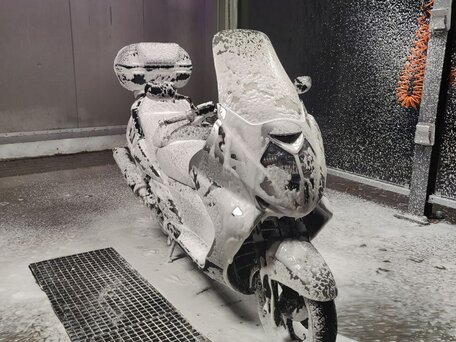 2005 Honda Silver Wing 400, серебристый, 220000 рублей, вид 2