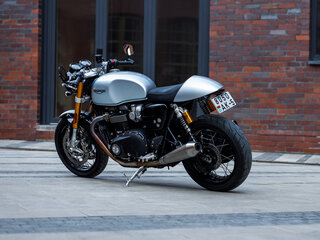2020 Triumph Thruxton, серебристый, 1350000 рублей, вид 4
