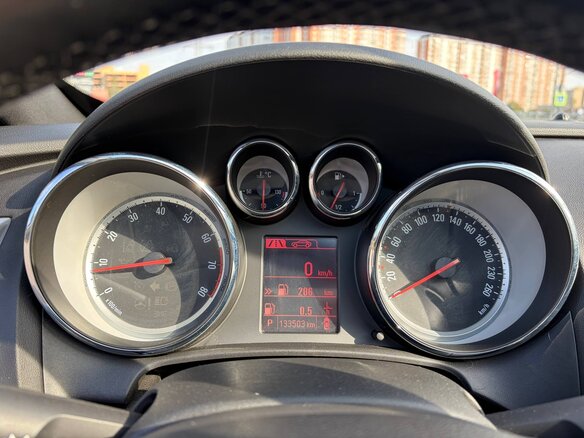 2014 Opel Astra GTC J Рестайлинг, белый - вид 15