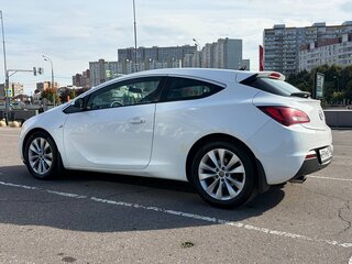 2014 Opel Astra GTC J Рестайлинг, белый, 1200000 рублей, вид 4