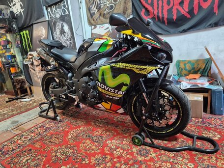 2012 Yamaha YZF-R1, чёрный, 800000 рублей, вид 2