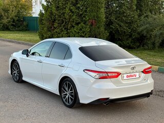 2021 Toyota Camry VIII (XV70) Рестайлинг, белый, 2850000 рублей, вид 5