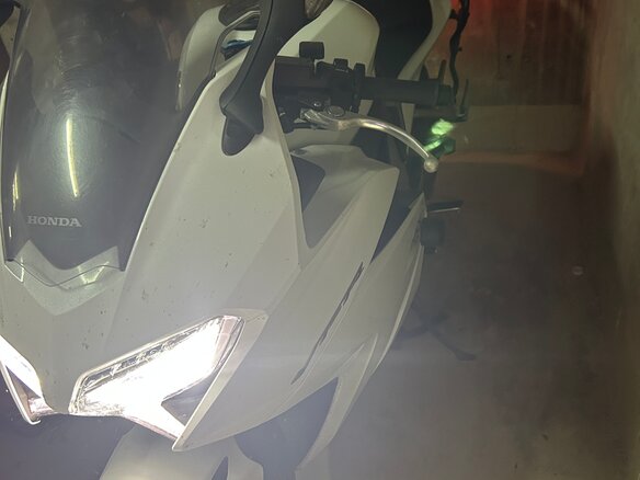 2014 Honda VFR 800, белый, 970000 рублей - вид 2